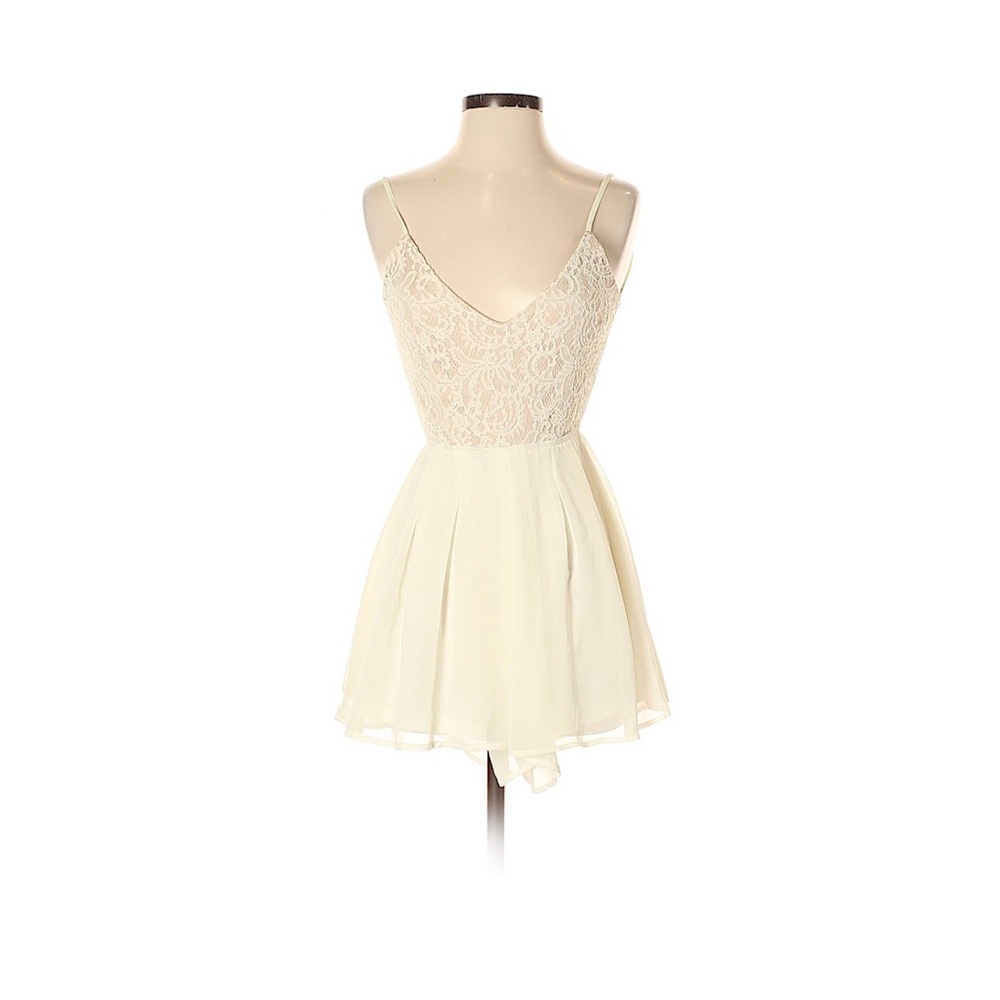 Windsor Backless lace Romper